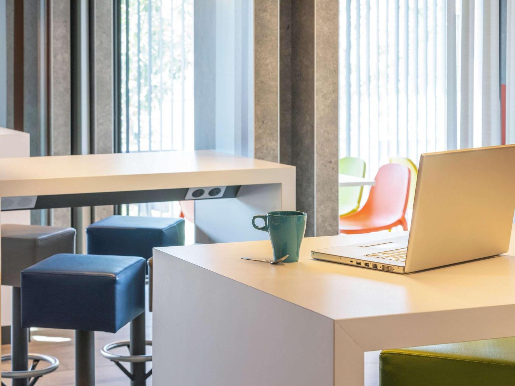 Ibis Budget Rennes Rte Lorient Eksteriør bilde